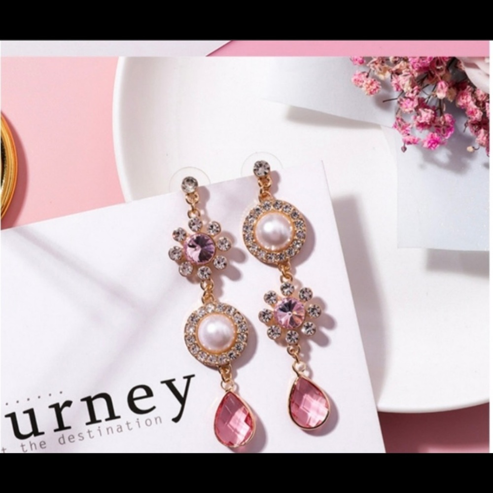 ●New pink shiny rhinestones  long drop earrings